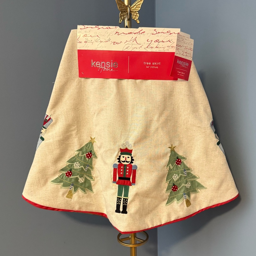 ⚡️Kensie Home Nutcracker Tree Skirt